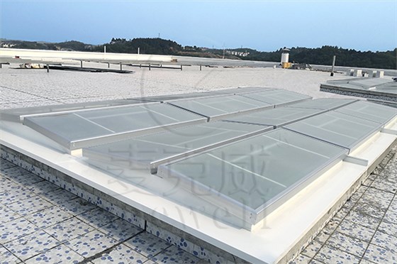四川中煙三角形電動(dòng)采光排煙天窗工程案例 四川中煙三角形電動(dòng)采光排煙天窗工程案例