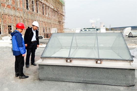 麥克威不銹鋼電動(dòng)排煙采光天窗 麥克威不銹鋼電動(dòng)排煙采光天窗