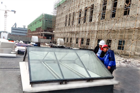 麥克威不銹鋼排煙通風(fēng)天窗 麥克威不銹鋼排煙通風(fēng)天窗