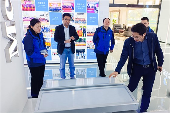 恒大新能源汽車參觀麥克威三角型電動排煙天窗 恒大新能源汽車參觀麥克威三角型電動排煙天窗