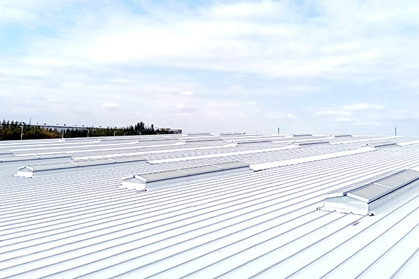 安達順通物流園—新疆三角型排煙天窗 安達順通物流園—新疆三角型排煙天窗