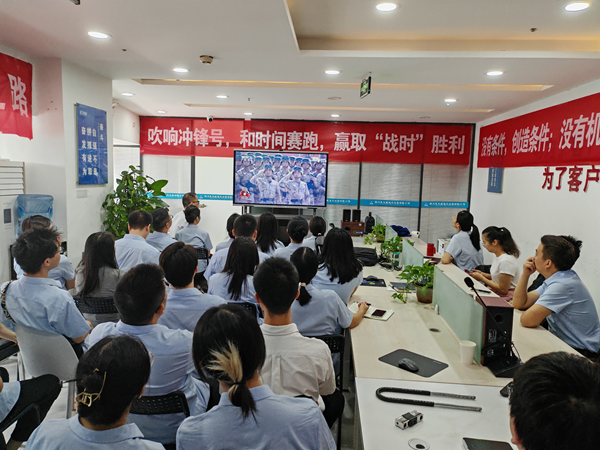 麥克威組織觀看80周年閱兵 麥克威組織觀看80周年閱兵