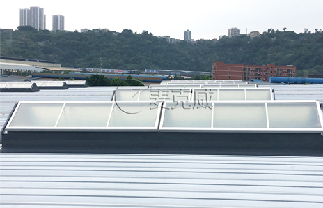 上開式三角型電動采光排煙天窗產品圖 上開式三角型電動采光排煙天窗產品圖