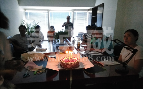 麥克威通風為員工舉辦生日派對2 麥克威通風為員工舉辦生日派對2